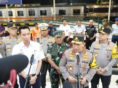 Tinjau Stasiun Tugu Jogja, Kapolri Sapa Penumpang Kereta Api