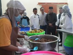 Pastikan Gizi Anak Sekolah, Wagub Malut Tinjau Pembagian MBG dan Dapur Umum di Kota Ternate