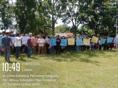 Ratusan Warga Pematang Panggang Gelar Aksi Damai, Minta Kepala Desa Diaktifkan Kembali