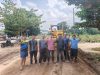 Tak Tunggu Program Pemerintah, Mega Saputra Ajak Warga Perbaiki Jalan Usaha Tani